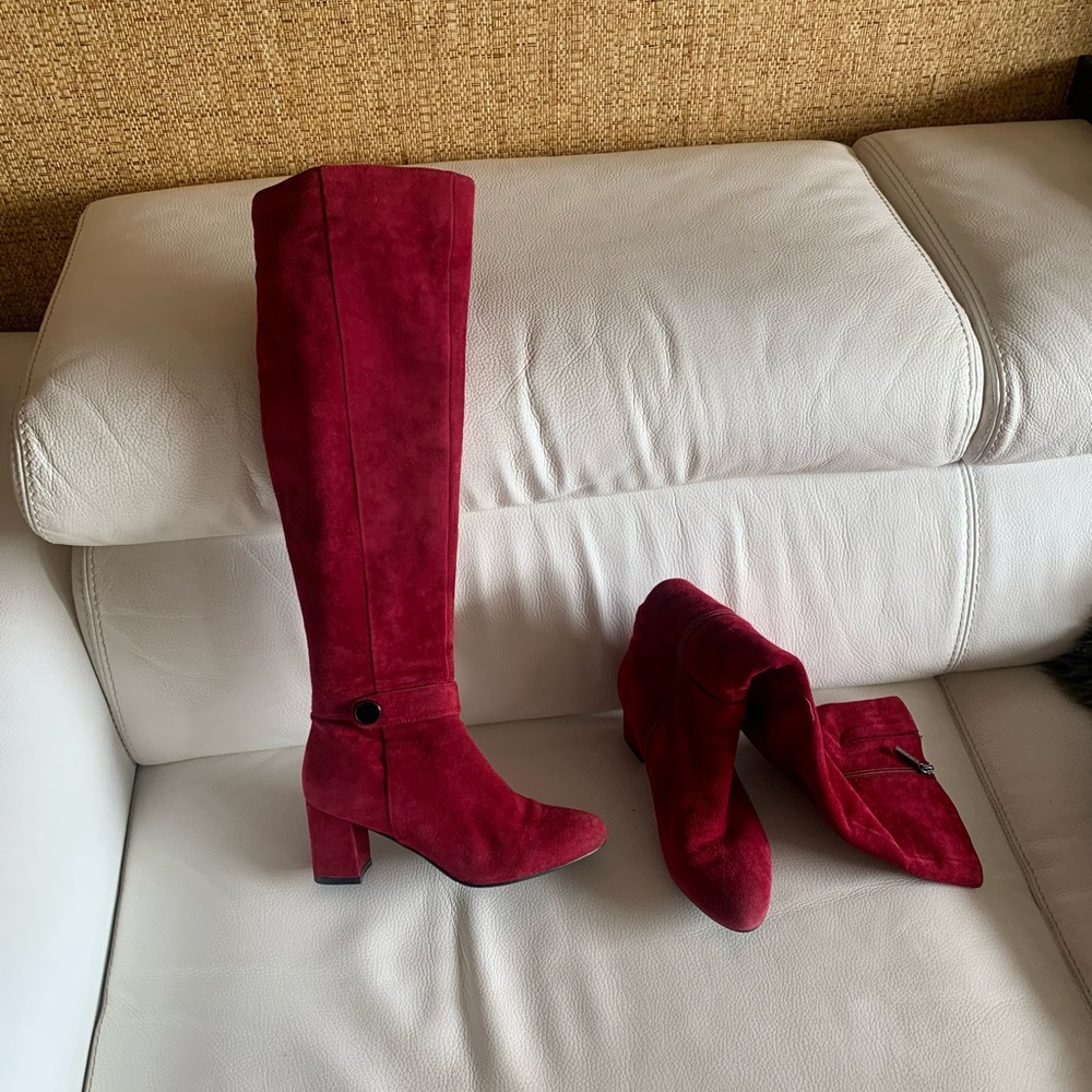 One time wore ALLA PUGACHOVA suede beautiful stylish Boots Size 37, heels 3"